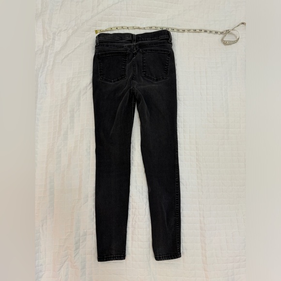 Flattering Kirkland Skinny Jeans – comfy stretch, perfect fit! - Picture 2 of 4